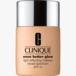 Even Better Glow Light Reflecting Makeup SPF 15 30 ml (Farge: CN 40 Cream Chamois)