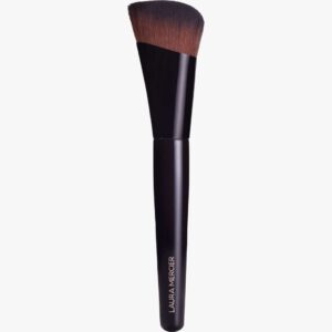 Real Flawless Foundation Brush