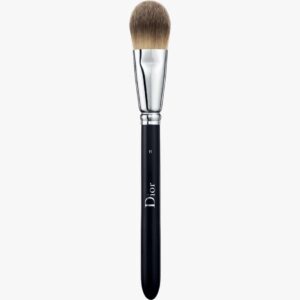 Backstage Brush Foundation Coverage Light N° 11