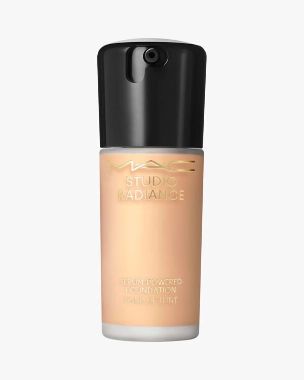 Studio Radiance Serum-Powered Foundation 30 ml (Farge: NC14.5)