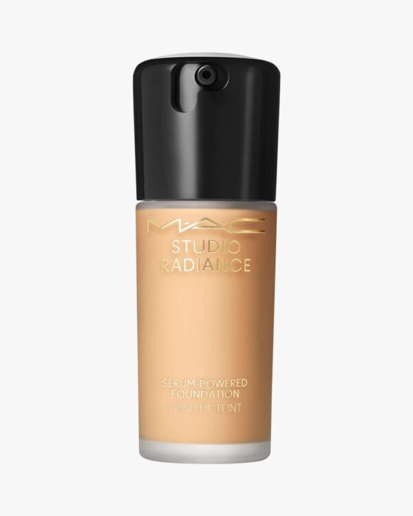 Studio Radiance Serum-Powered Foundation 30 ml (Farge: NC30)