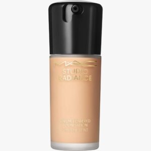 Studio Radiance Serum-Powered Foundation 30 ml (Farge: NW15)