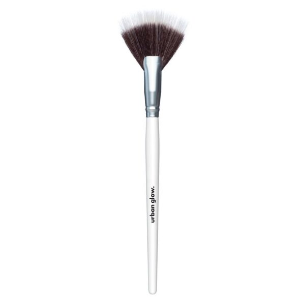 Urban Glow Fan/Highlighter Brush #1.10