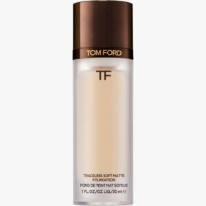 Traceless Soft Matte Foundation 30 ml (Farge: 4.5 Ivory)