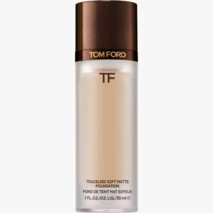 Traceless Soft Matte Foundation 30 ml (Farge: 5.5 Bisque)