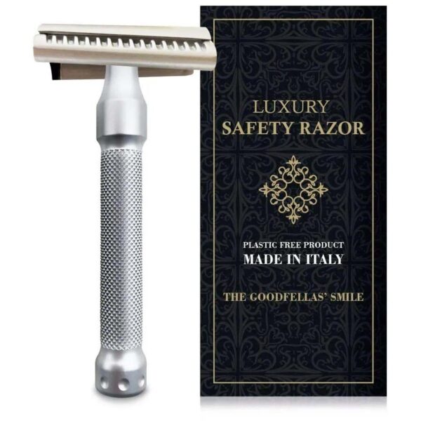 The Goodfellas&apos; Smile Safety Safety Razor Legione Slant Comb