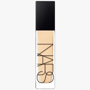 Natural Radiant Longwear Foundation 30 ml (Farge: Gobi)