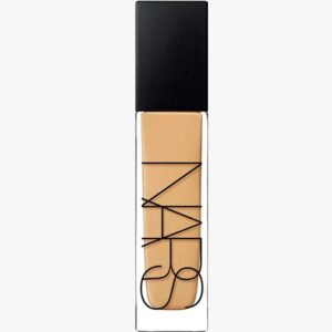 Natural Radiant Longwear Foundation 30 ml (Farge: Stromboli)