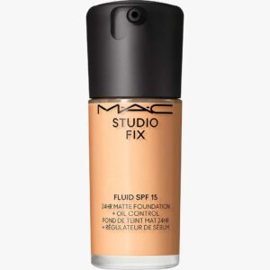 Studio Fix Fluid SPF 15 24HR Matte Foundation + Oil Control 30 ml (Farge: NC20)