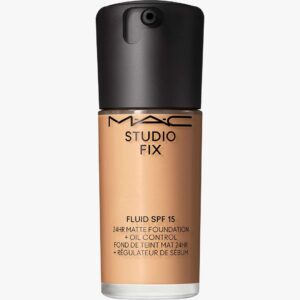 Studio Fix Fluid SPF 15 24HR Matte Foundation + Oil Control 30 ml (Farge: NC30)