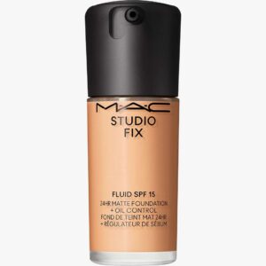 Studio Fix Fluid SPF 15 24HR Matte Foundation + Oil Control 30 ml (Farge: NC35)