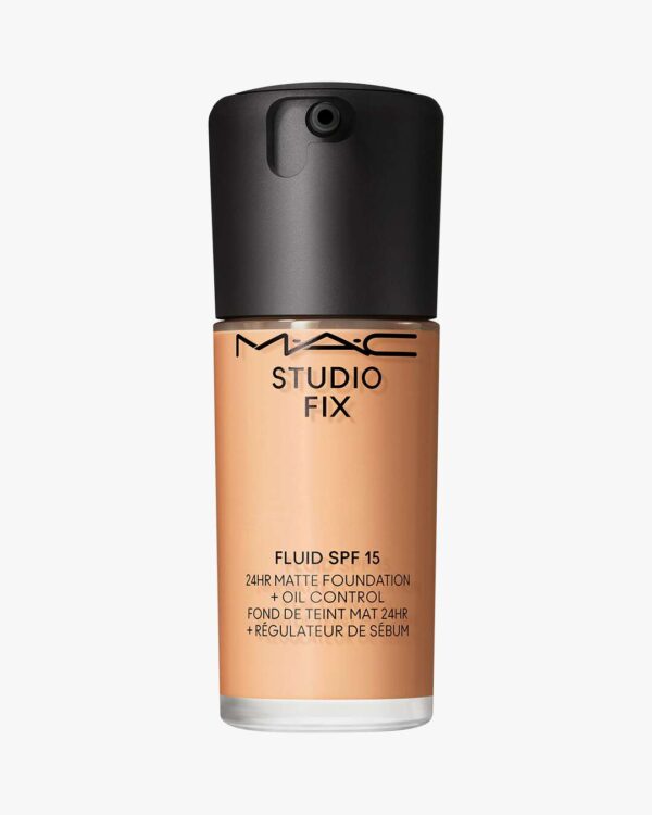 Studio Fix Fluid SPF 15 24HR Matte Foundation + Oil Control 30 ml (Farge: NC35)