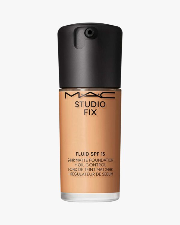 Studio Fix Fluid SPF 15 24HR Matte Foundation + Oil Control 30 ml (Farge: NC37)