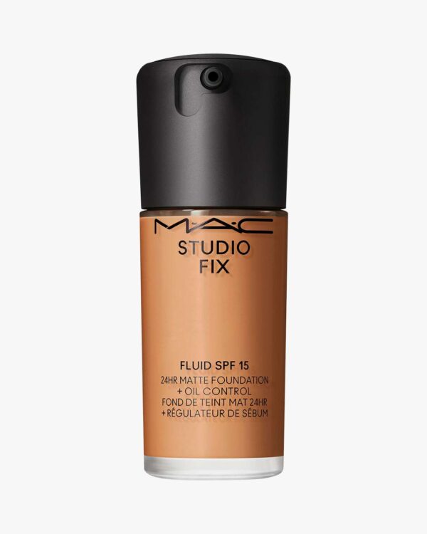 Studio Fix Fluid SPF 15 24HR Matte Foundation + Oil Control 30 ml (Farge: NC45)