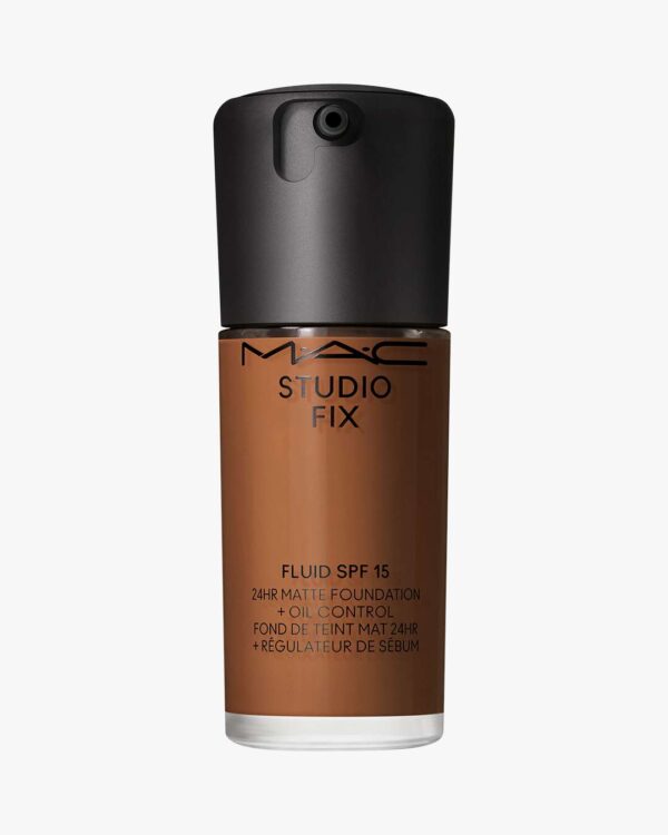 Studio Fix Fluid SPF 15 24HR Matte Foundation + Oil Control 30 ml (Farge: NC55)