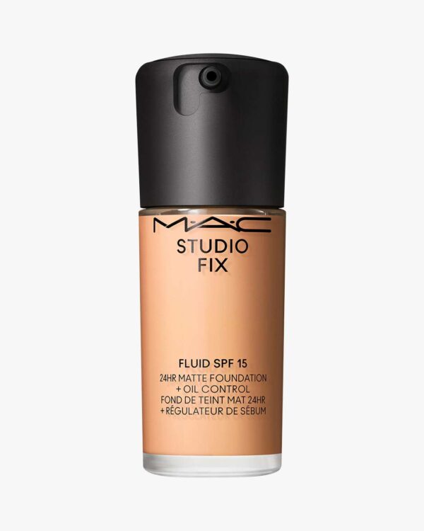 Studio Fix Fluid SPF 15 24HR Matte Foundation + Oil Control 30 ml (Farge: NW15)