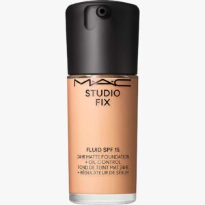 Studio Fix Fluid SPF 15 24HR Matte Foundation + Oil Control 30 ml (Farge: NW20)