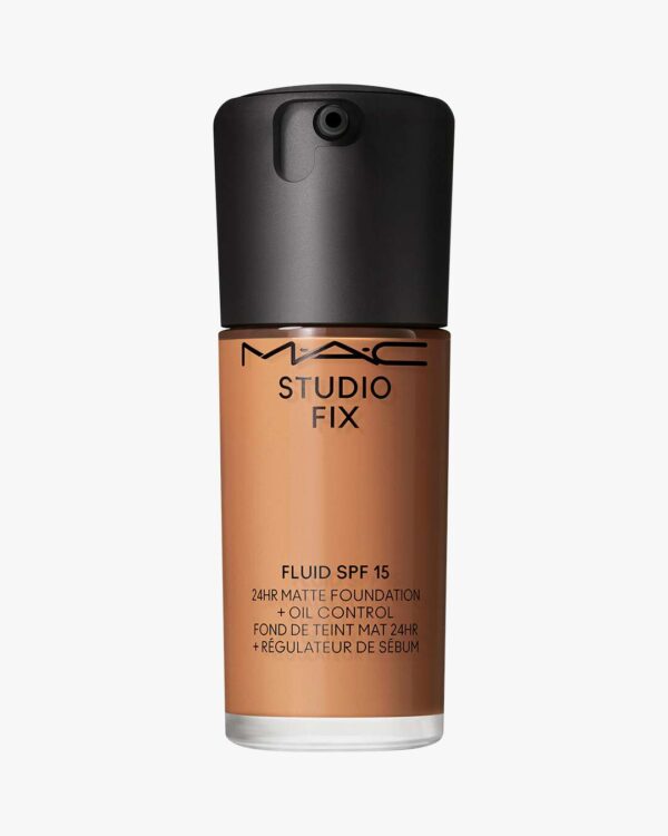 Studio Fix Fluid SPF 15 24HR Matte Foundation + Oil Control 30 ml (Farge: NW35)