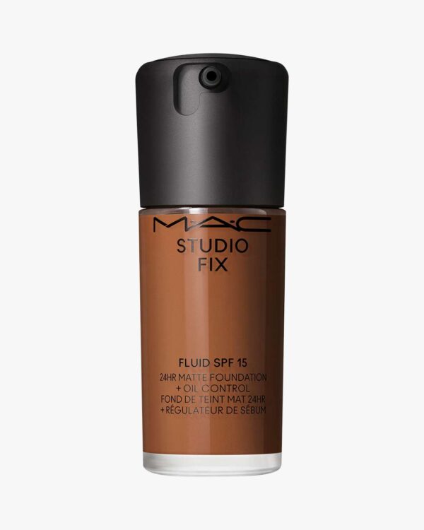 Studio Fix Fluid SPF 15 24HR Matte Foundation + Oil Control 30 ml (Farge: NW45)