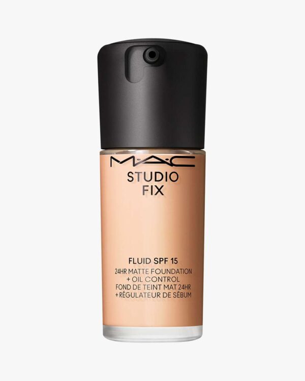 Studio Fix Fluid SPF 15 24HR Matte Foundation + Oil Control 30 ml (Farge: NW13)