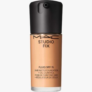 Studio Fix Fluid SPF 15 24HR Matte Foundation + Oil Control 30 ml (Farge: C4.5)