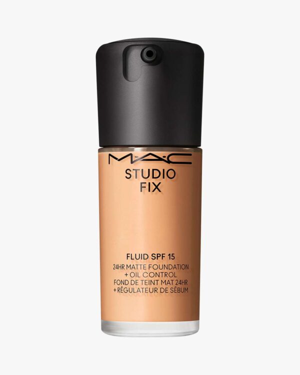 Studio Fix Fluid SPF 15 24HR Matte Foundation + Oil Control 30 ml (Farge: C4.5)