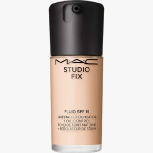 Studio Fix Fluid SPF 15 24HR Matte Foundation + Oil Control 30 ml (Farge: NC10)