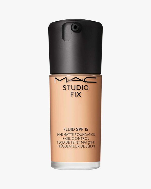 Studio Fix Fluid SPF 15 24HR Matte Foundation + Oil Control 30 ml (Farge: C4)