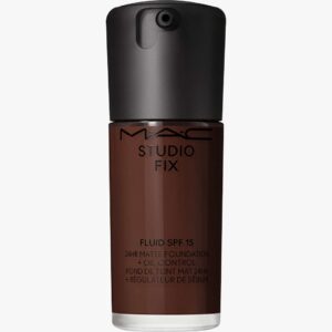 Studio Fix Fluid SPF 15 24HR Matte Foundation + Oil Control 30 ml (Farge: NW60)