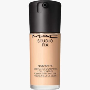 Studio Fix Fluid SPF 15 24HR Matte Foundation + Oil Control 30 ml (Farge: NC16)