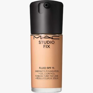 Studio Fix Fluid SPF 15 24HR Matte Foundation + Oil Control 30 ml (Farge: N6.5)