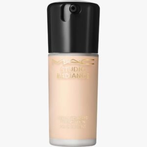 Studio Radiance Serum-Powered Foundation 30 ml (Farge: NW10)