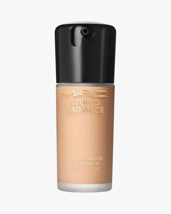 Studio Radiance Serum-Powered Foundation 30 ml (Farge: NW18)