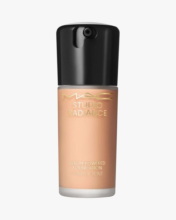 Studio Radiance Serum-Powered Foundation 30 ml (Farge: NW25)