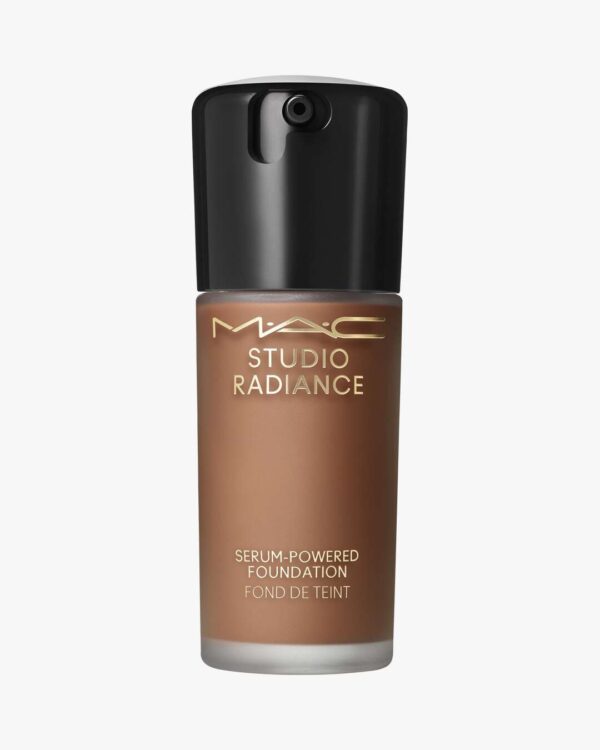 Studio Radiance Serum-Powered Foundation 30 ml (Farge: NC 63)