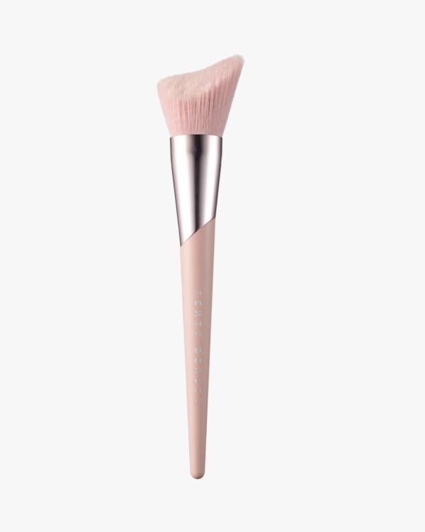 Cheek-Hugging Bronzer Brush 190